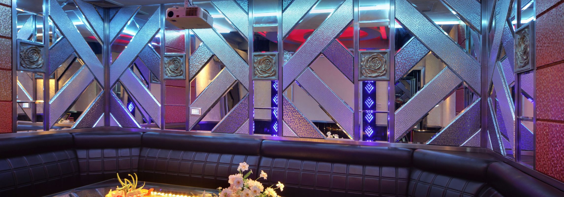 娛樂中心：光影隨心而動